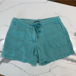 Tommy Bahama 100% Linen Sea Foam Mint Green Shorts Size 6